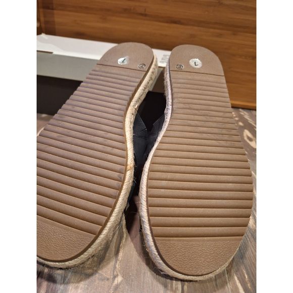 A.N.A. Black Sandal NWT and Box SZ 7 - Picture 5 of 8